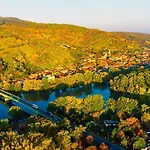 Tiszaloki Apartmanhaz