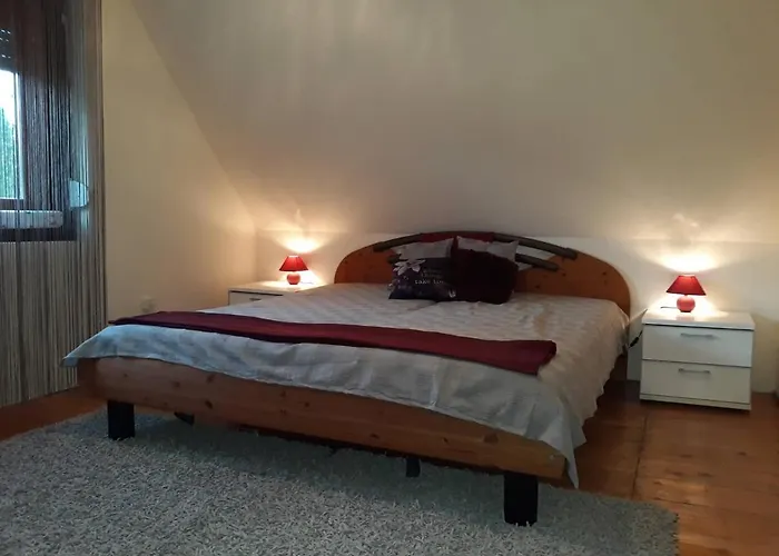 Hotel Tiszalöki Apartmanház *